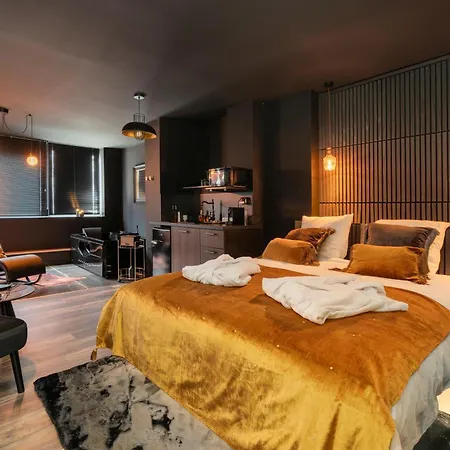 Encorps Nuit, Jacuzzi, Centre Gare Congrès, Parking *